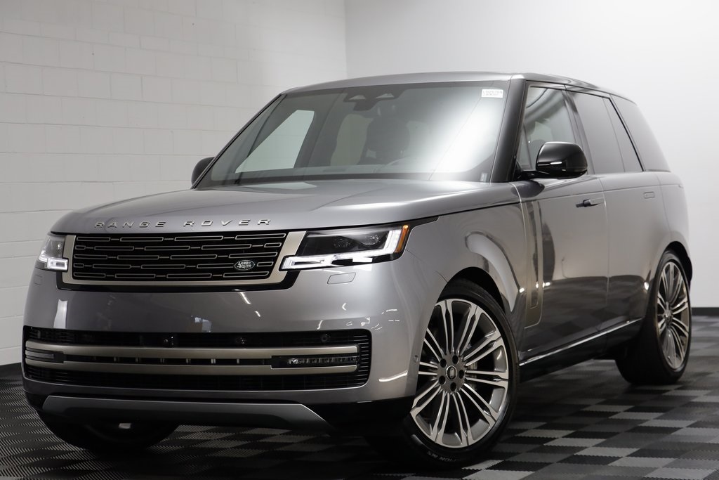 2025 Land Rover Range Rover SE's photo