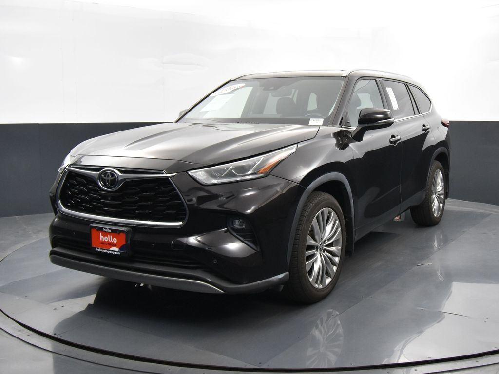 2022 Toyota Highlander Platinum photo 3