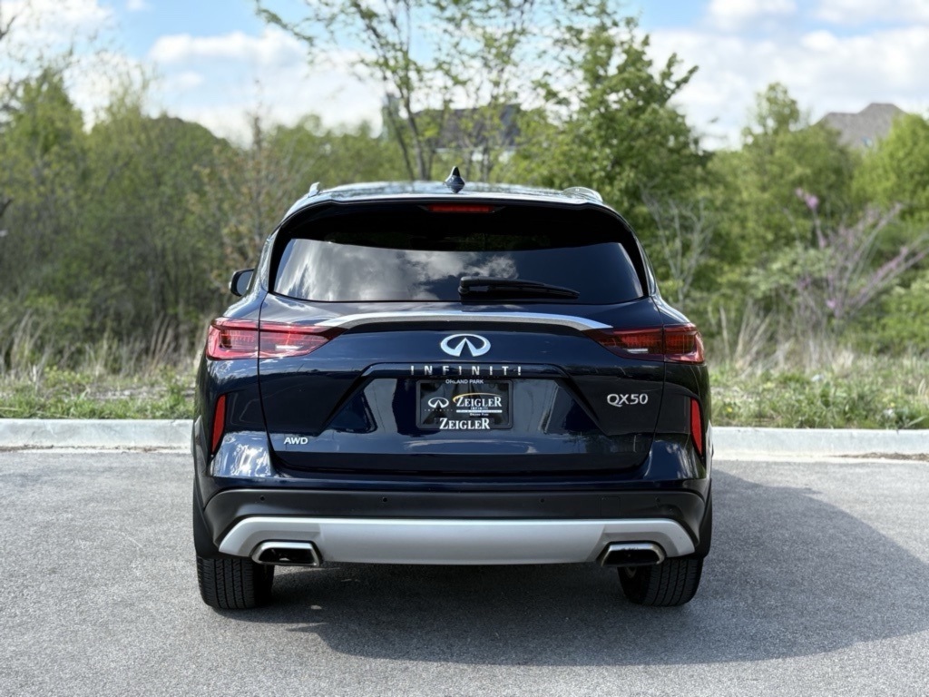 2023 Infiniti QX50 Luxe AWD photo 5