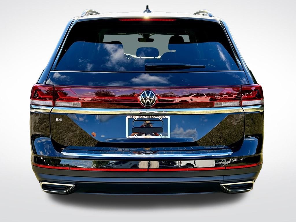 2026 Volkswagen Atlas SE photo 4