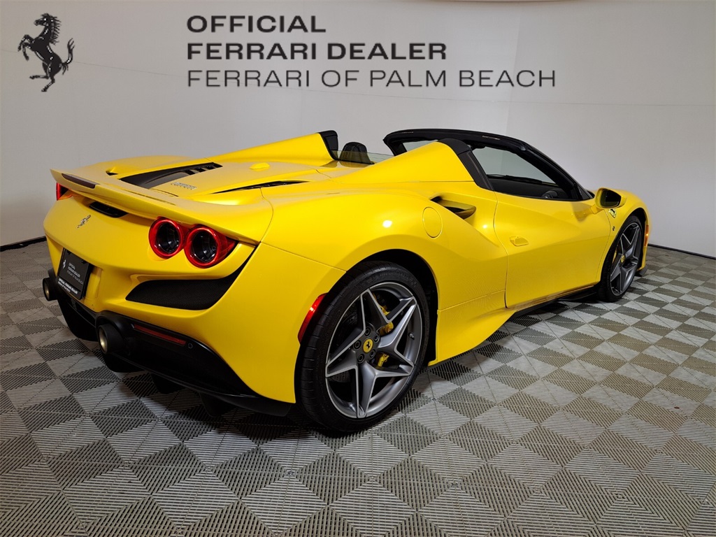 Certified Used 2023 Giallo Triplo Strato Ferrari Base image 3