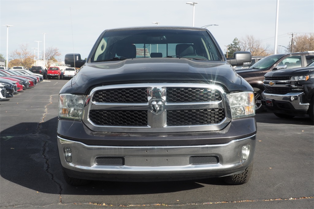 2016 Ram 1500 SLT photo 2
