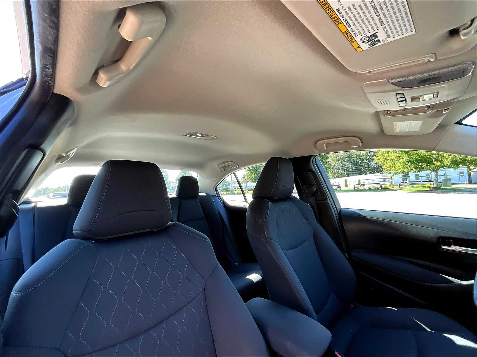 2021 Toyota Corolla LE photo 21