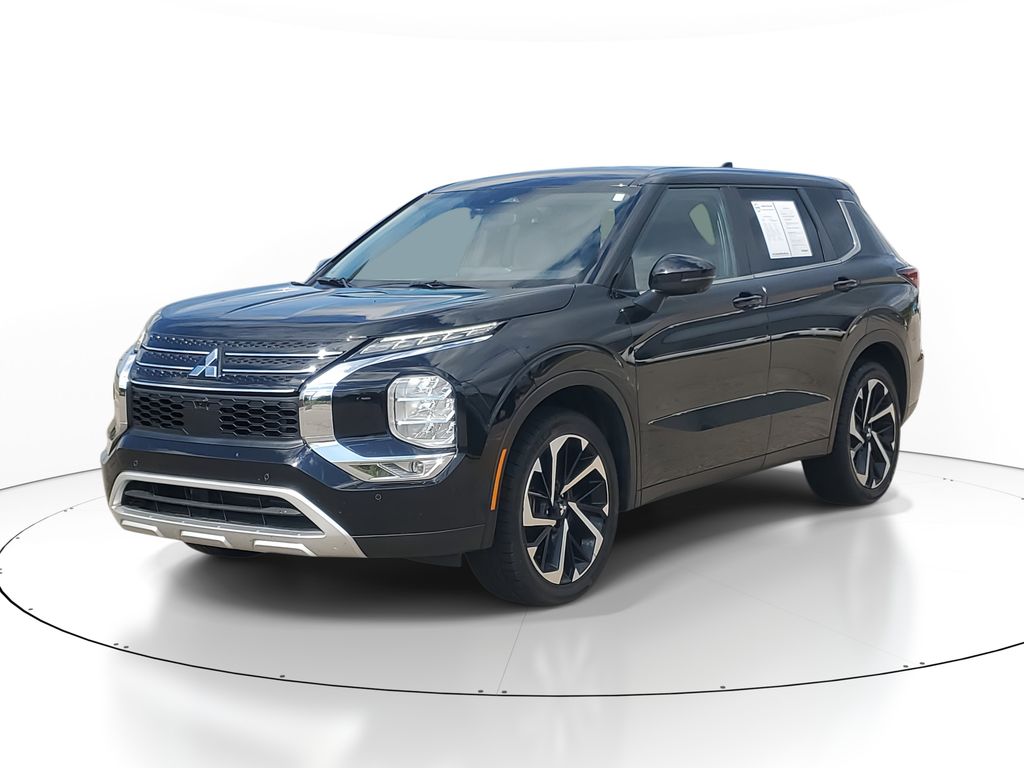 2024 Mitsubishi Outlander SE photo 2