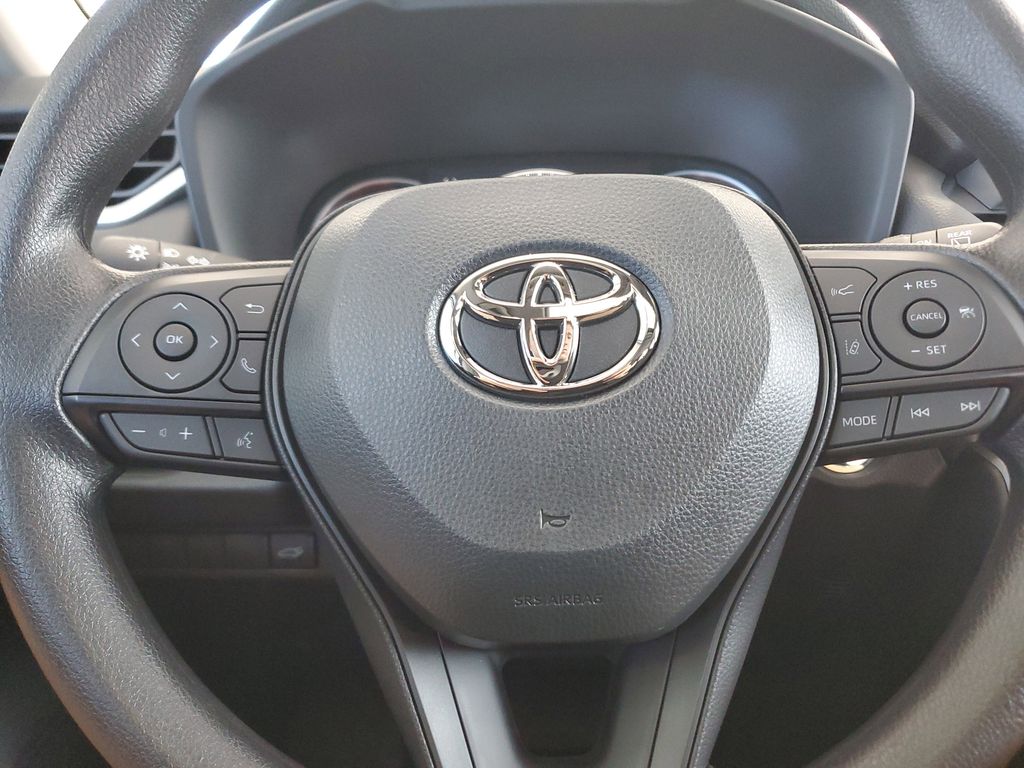 2025 Toyota RAV4 XLE photo 19