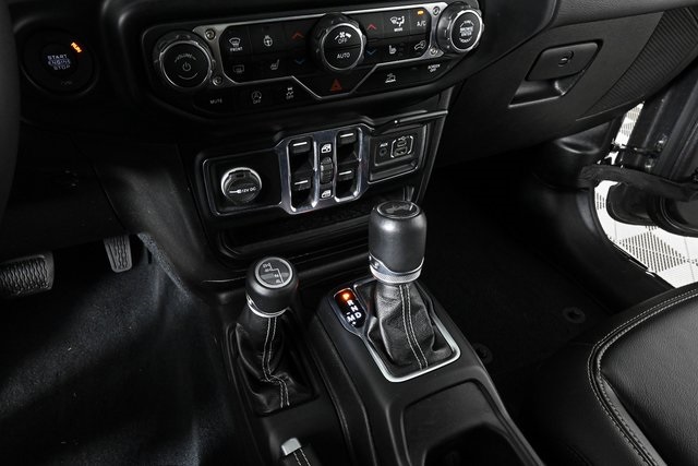 2022 Jeep Wrangler Unlimited Sahara photo 16
