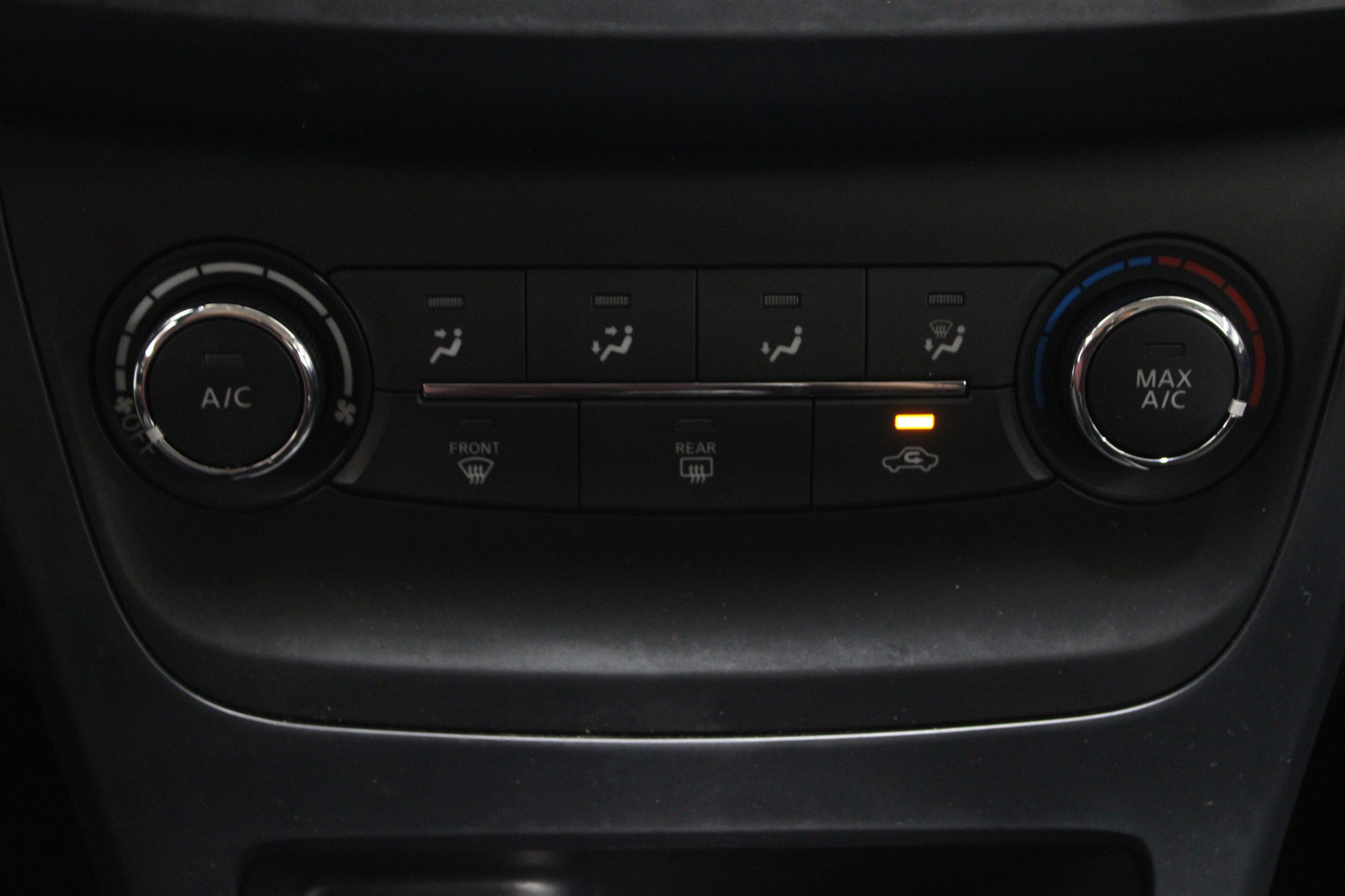 2018 Nissan Sentra S photo 4