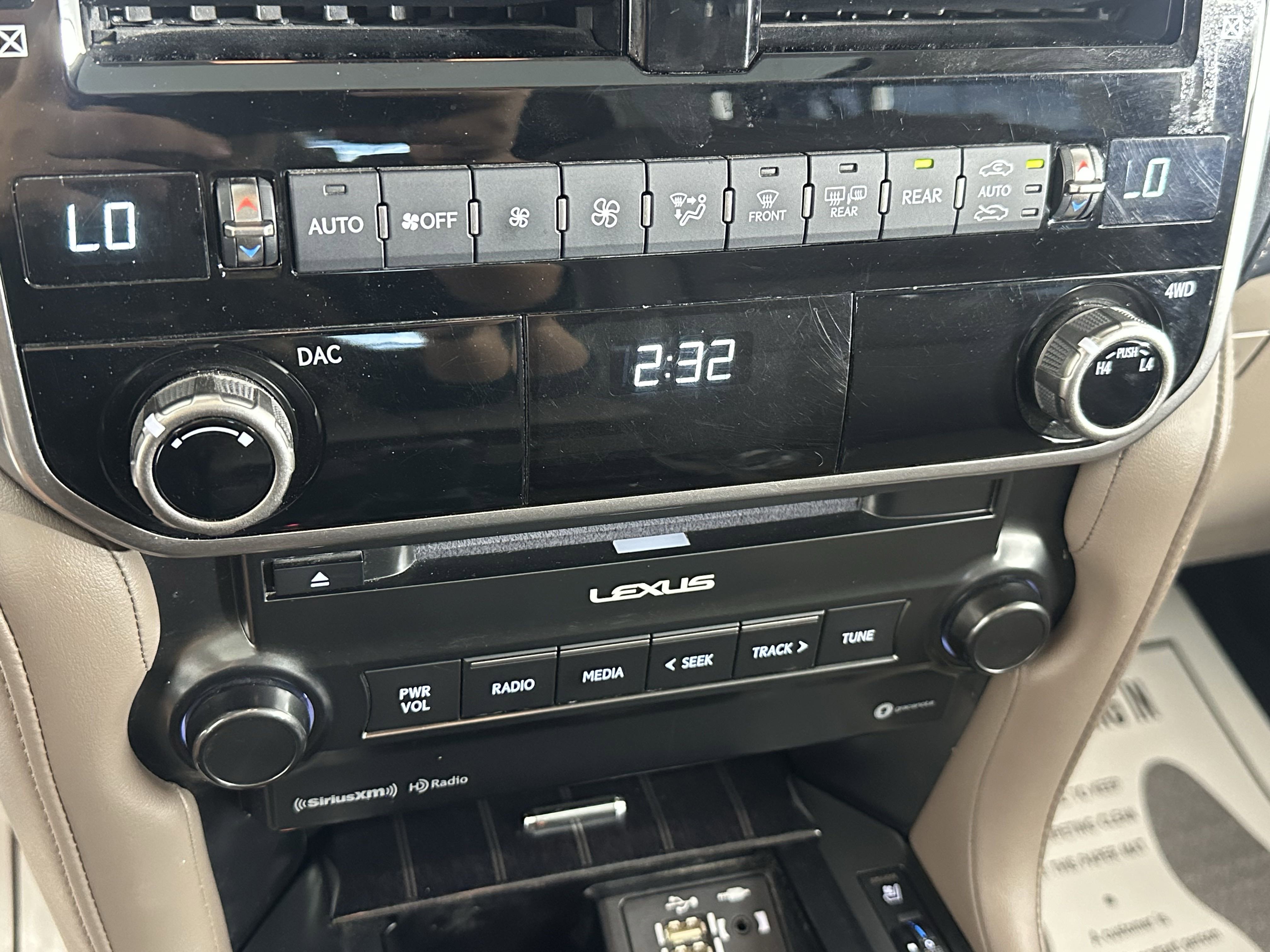 2023 Lexus GX 460 Premium photo 10