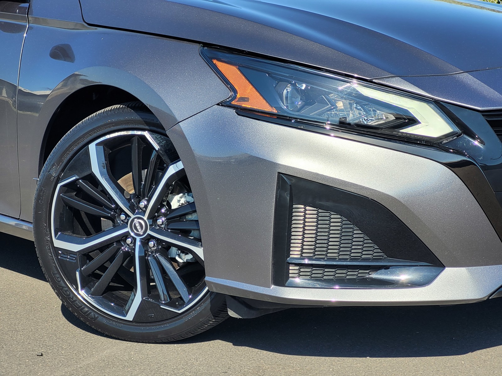 2023 Nissan Altima 2.5 SR photo 3