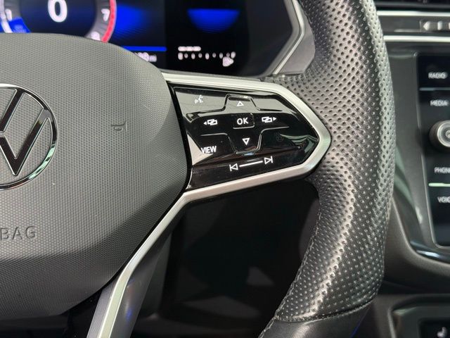 2023 Volkswagen Tiguan SE R-Line Black photo 48