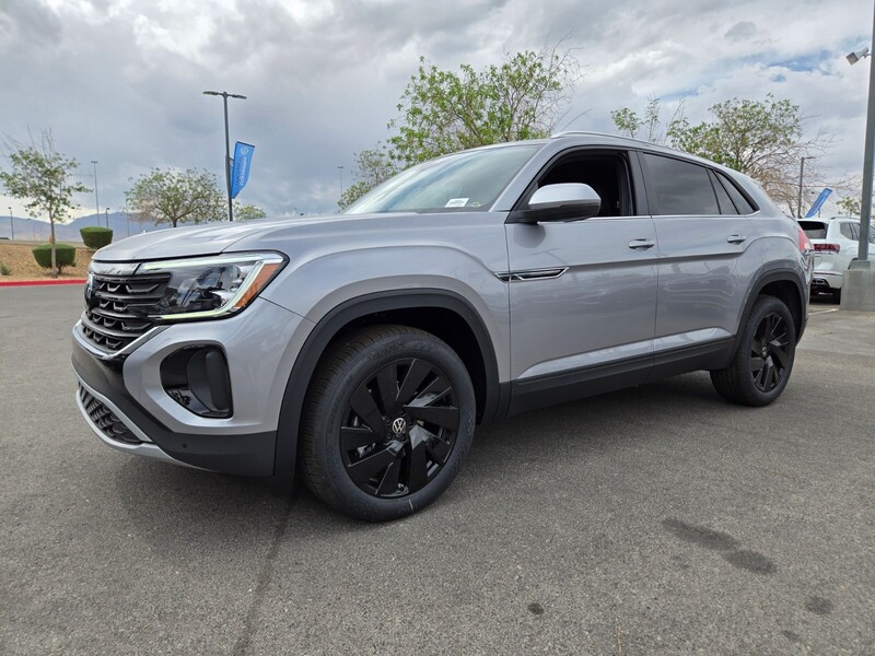 2025 Volkswagen Atlas Cross Sport SE Technology photo 2