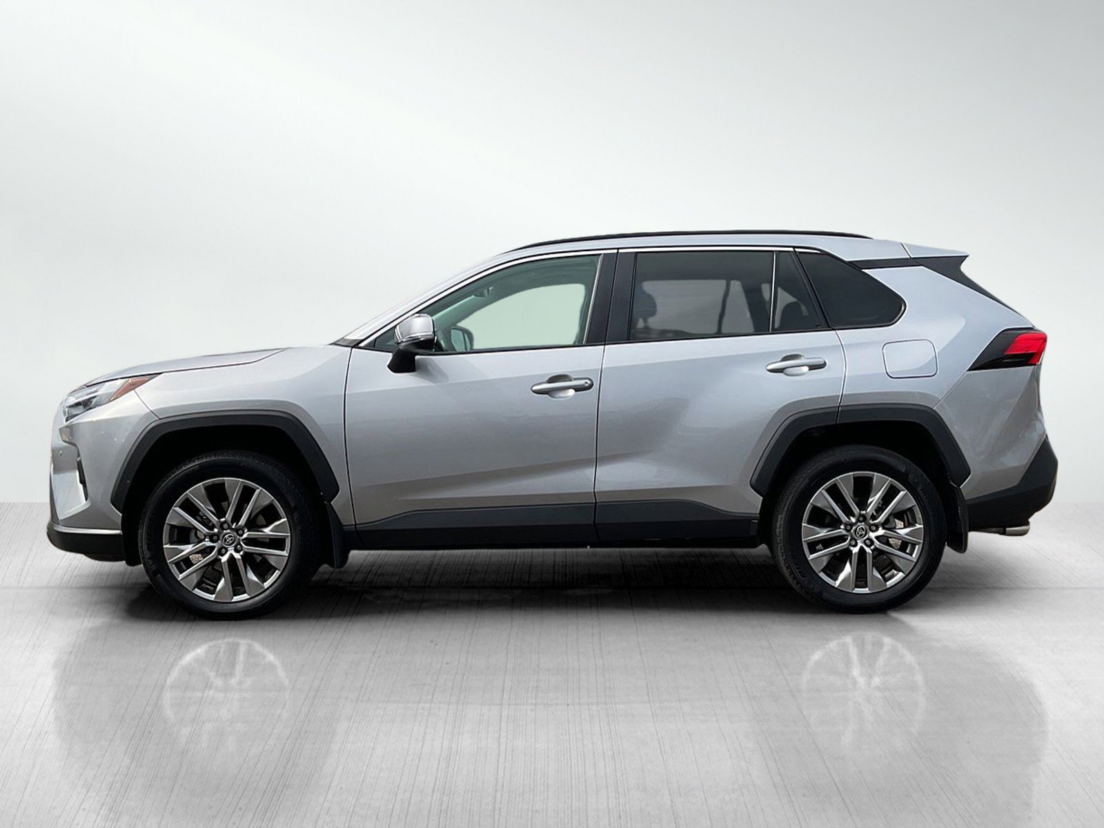 Used 2022 Toyota RAV4 XLE Premium with VIN 2T3A1RFV6NC301143 for sale in Brainerd, Minnesota