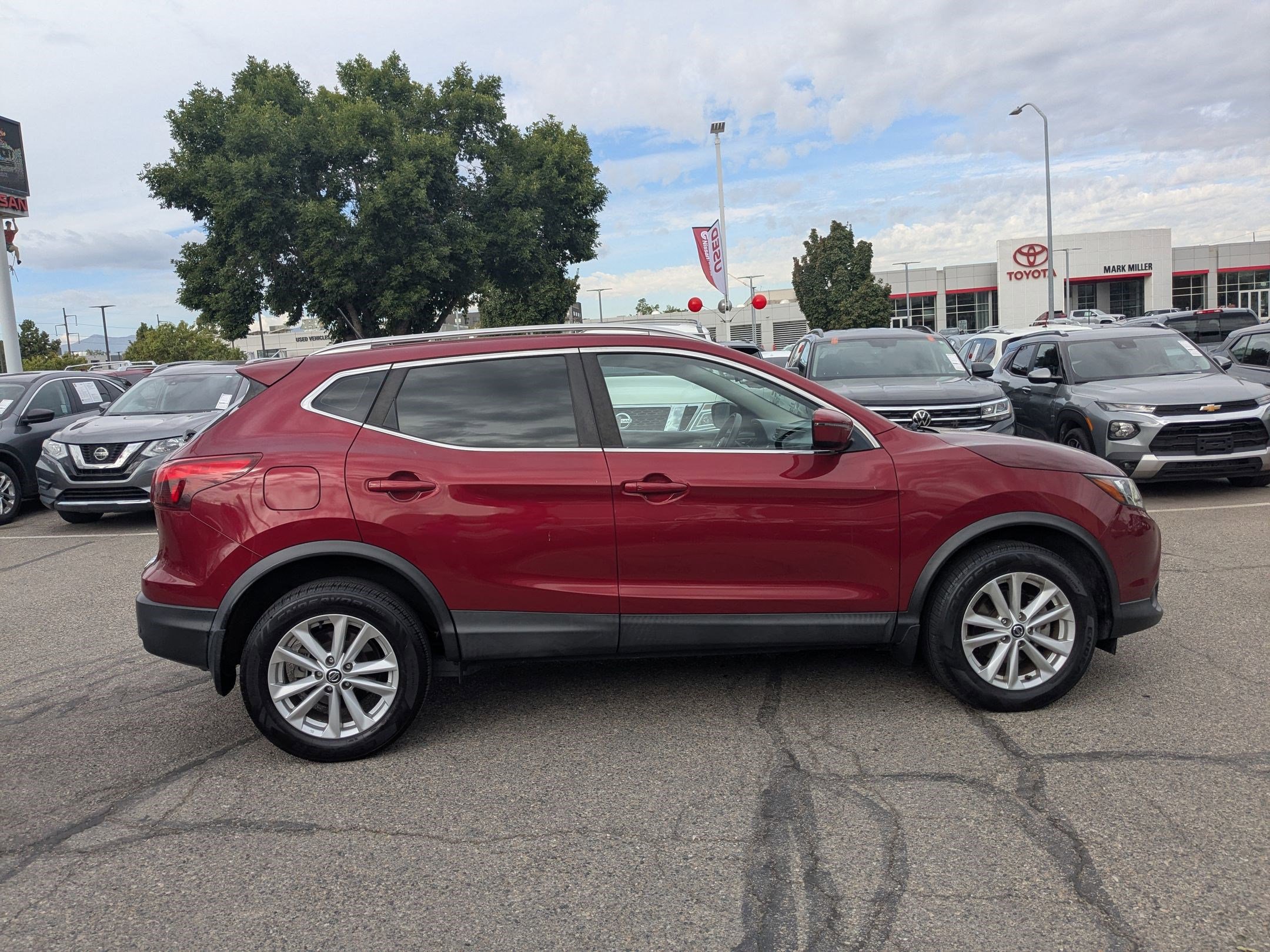 2019 Nissan Rogue Sport SV photo 2