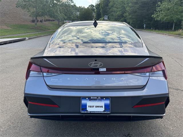 2025 Hyundai Elantra SEL Sport photo 4