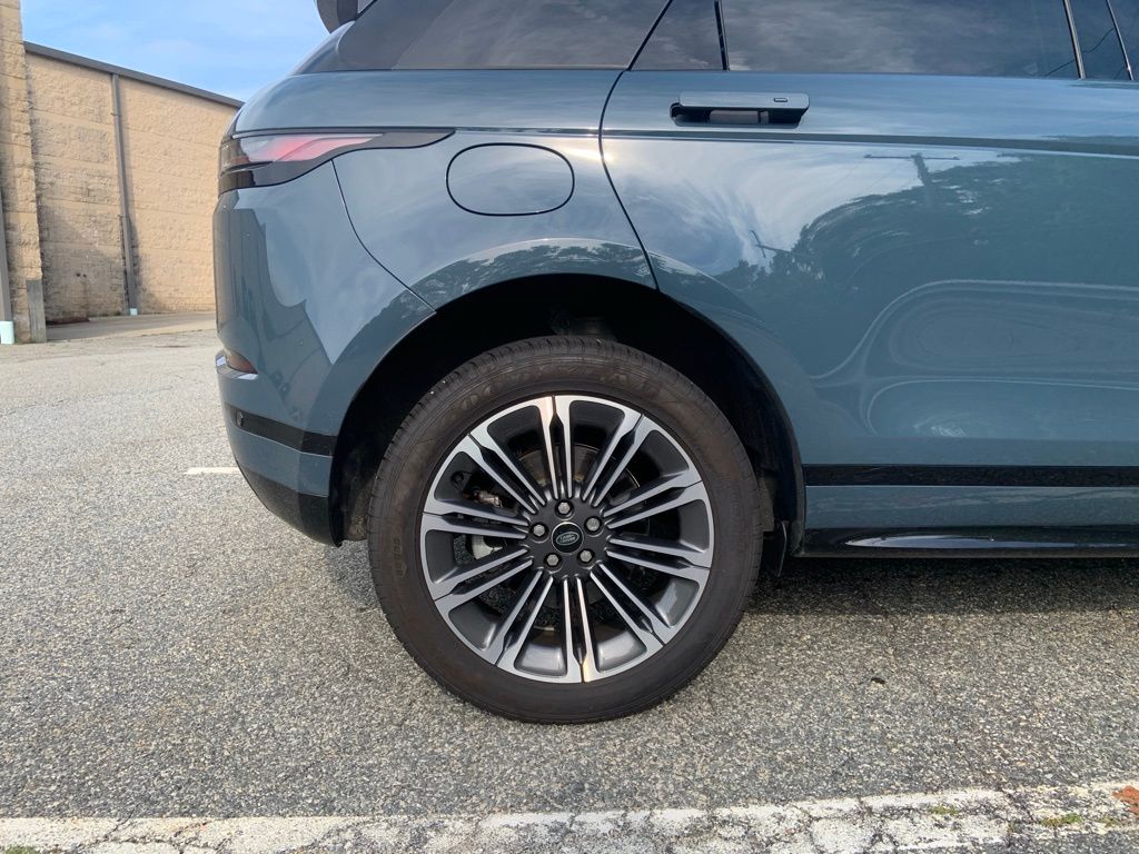 2025 Land Rover Range Rover Evoque Dynamic SE photo 10