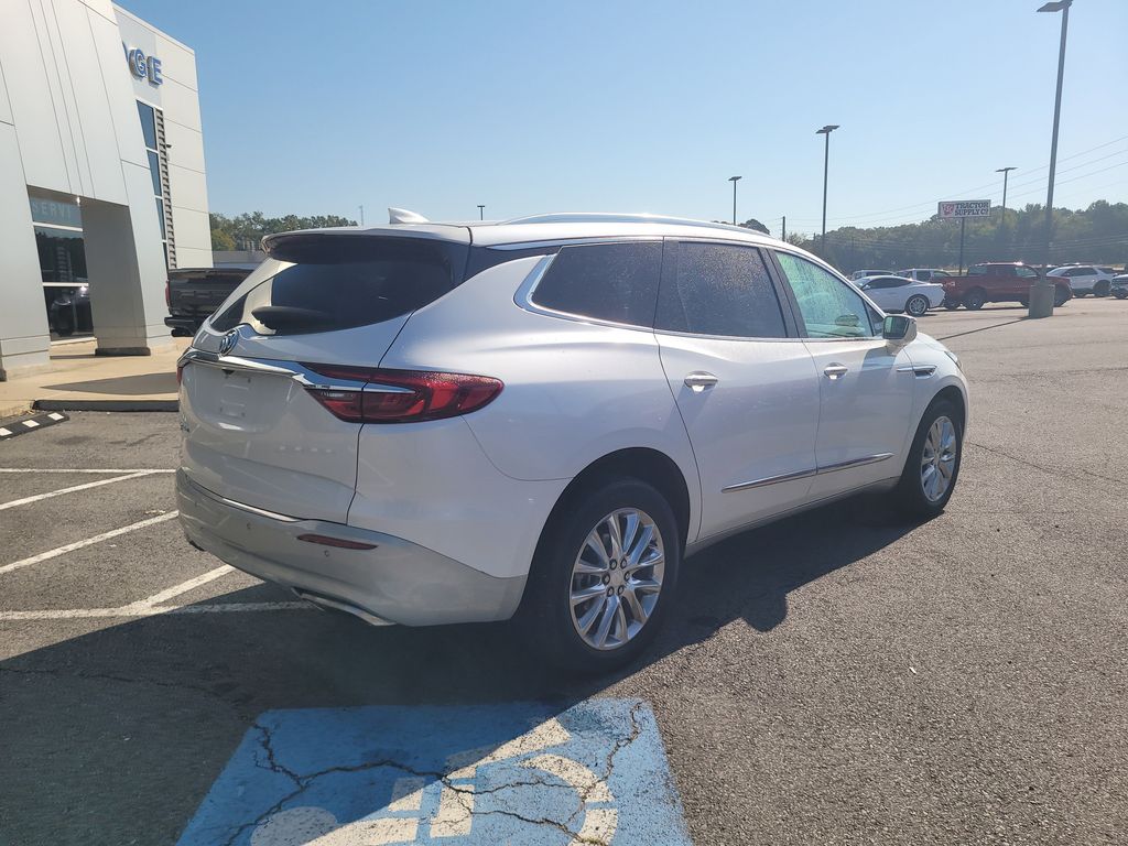 2020 Buick Enclave Essence photo 2