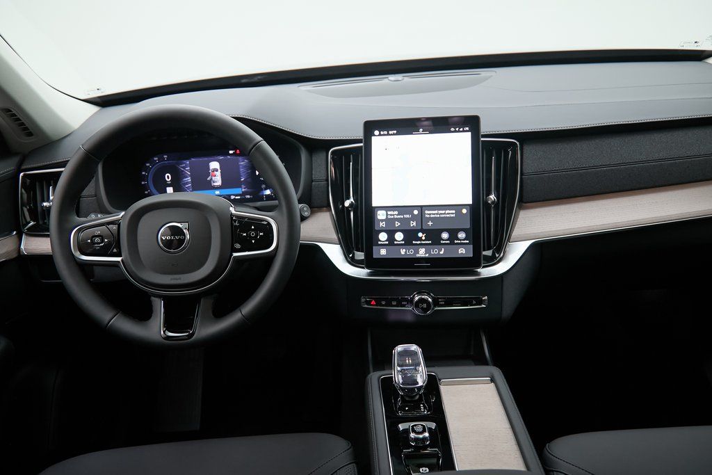 2025 VOLVO XC90 - Image 24