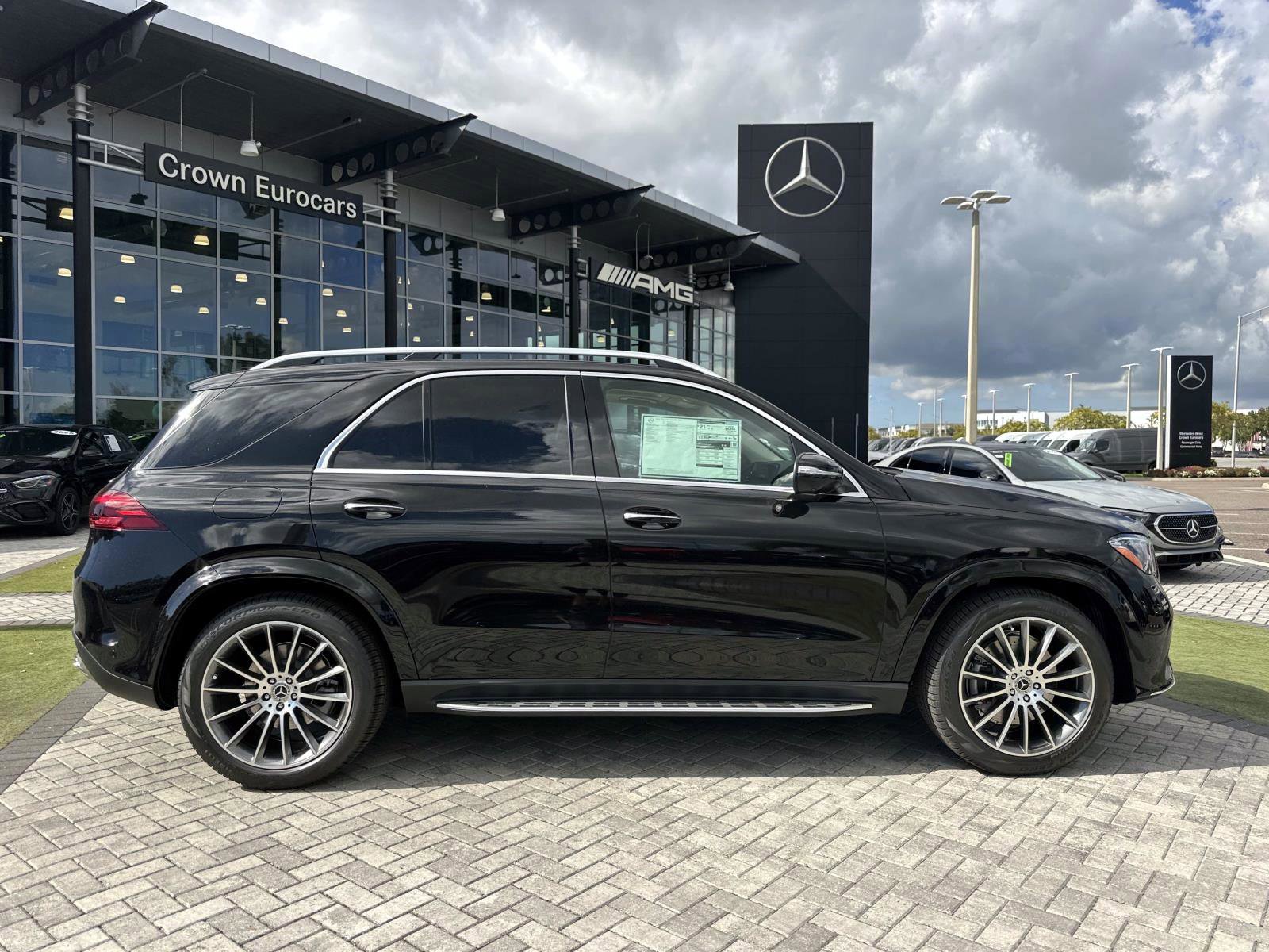 2026 Mercedes Benz GLE 450 4MATIC photo 3