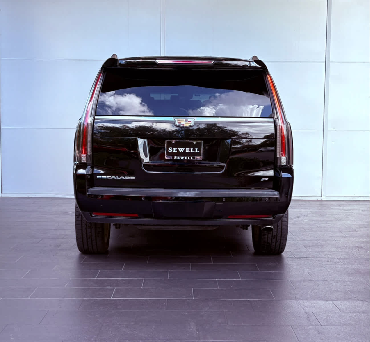 2015 Cadillac Escalade Platinum photo 2
