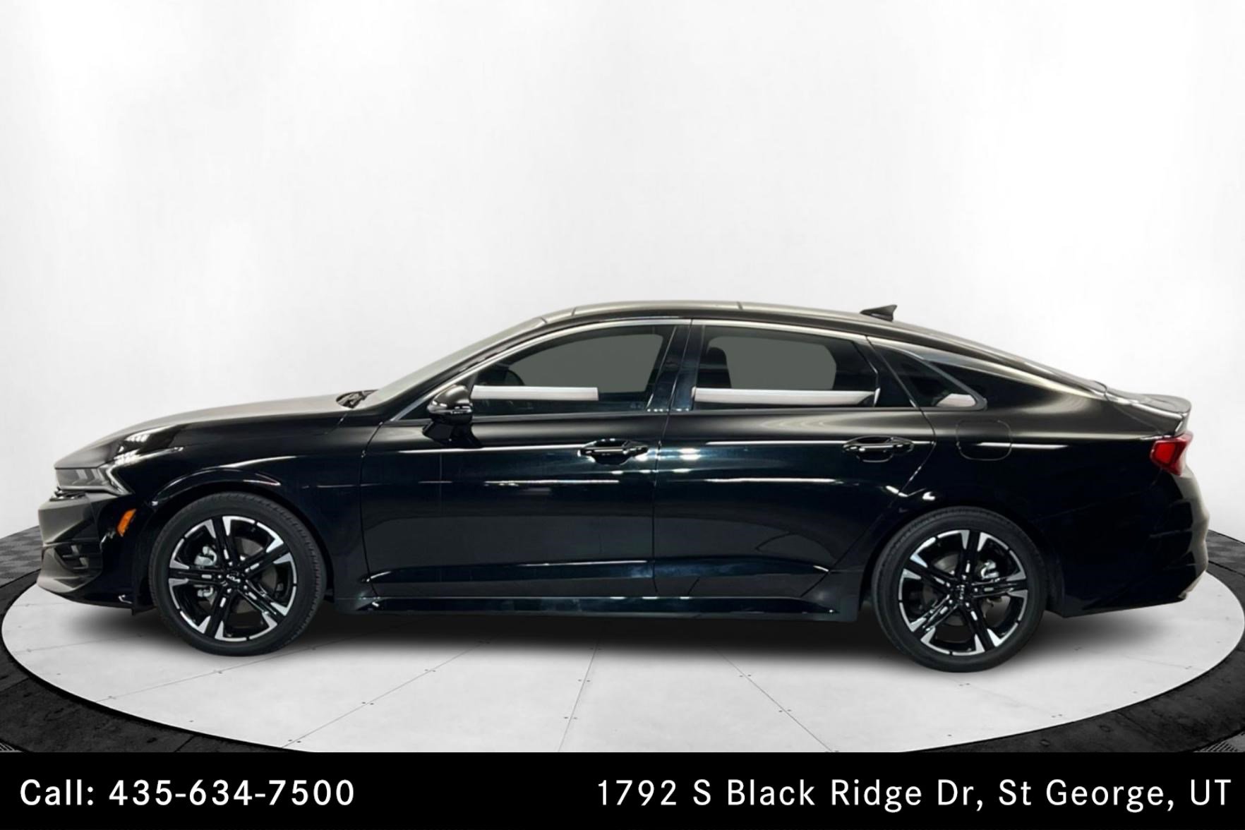 2022 Kia K5 GT-Line photo 2
