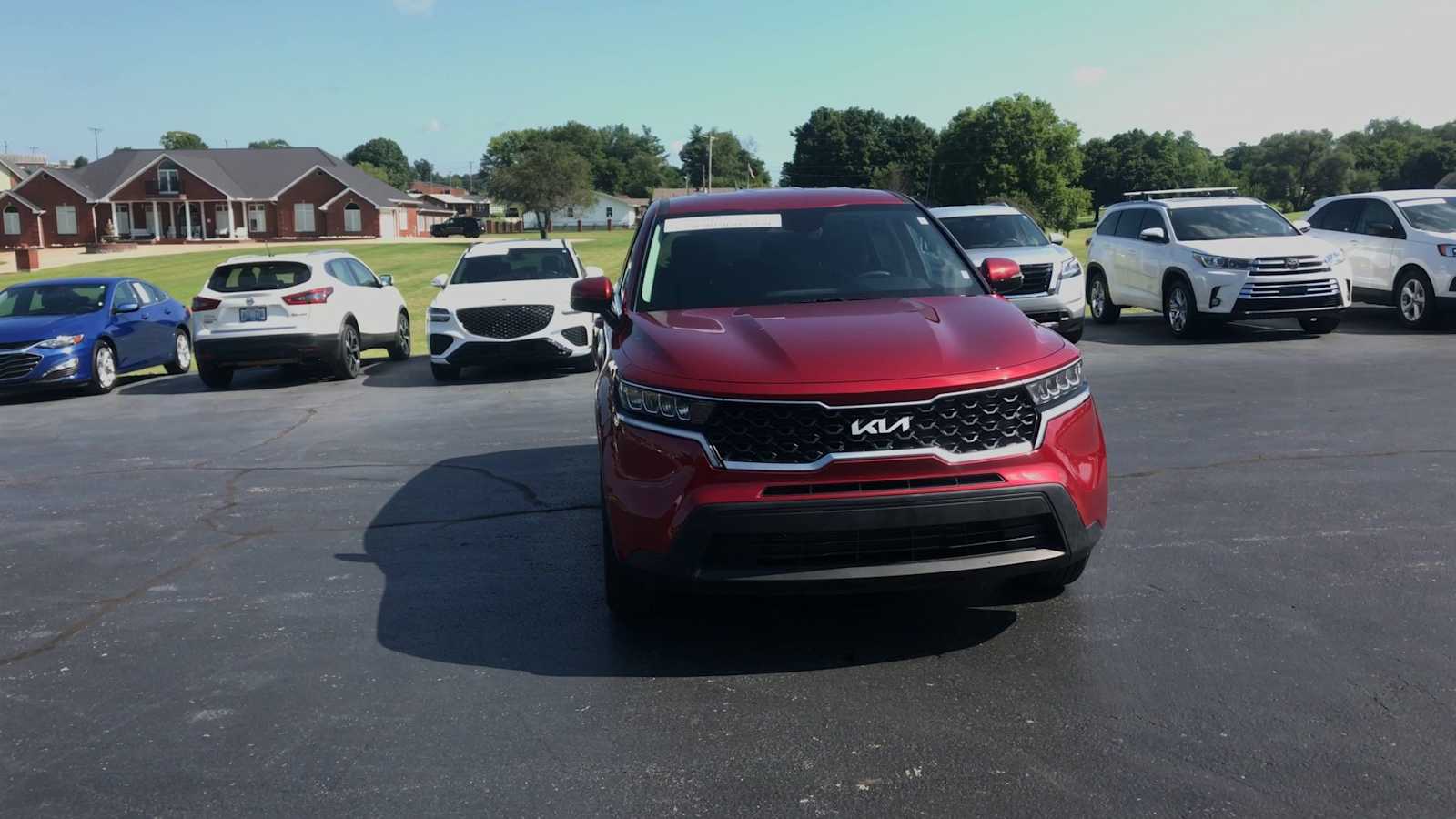 2023 Kia Sorento LX photo 2