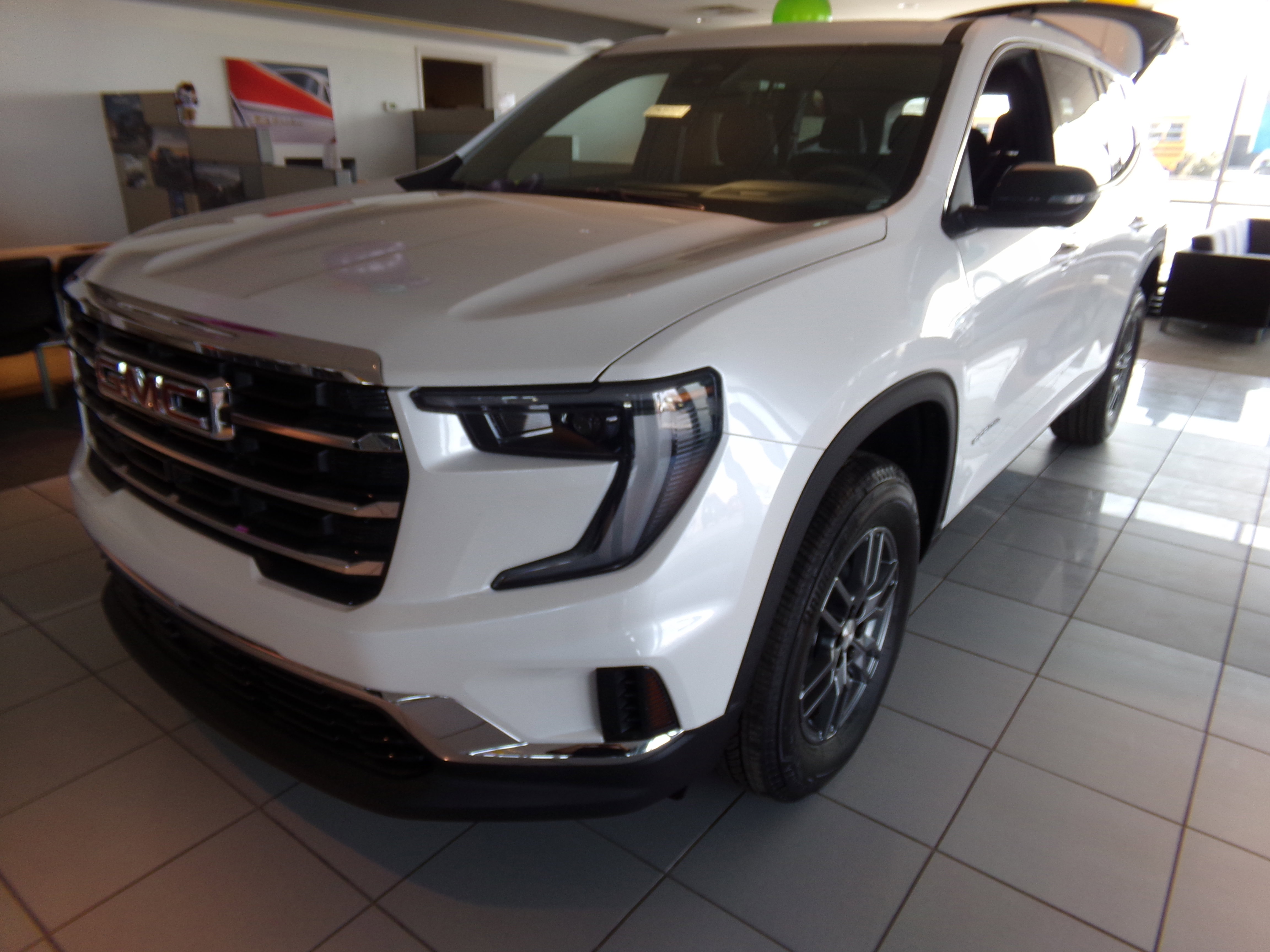 2025 Gmc Acadia photo 3