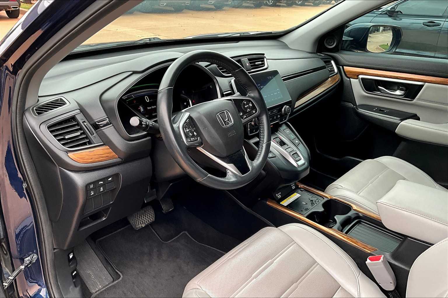 2022 Honda CR-V Hybrid Touring photo 16