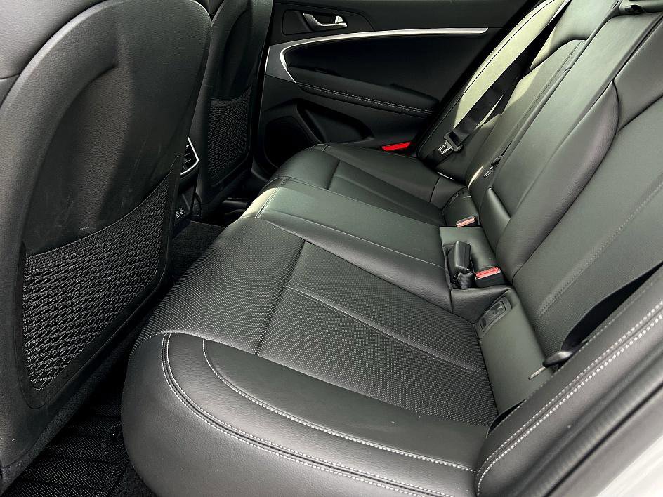 2025 Genesis G70 2.5T photo 7