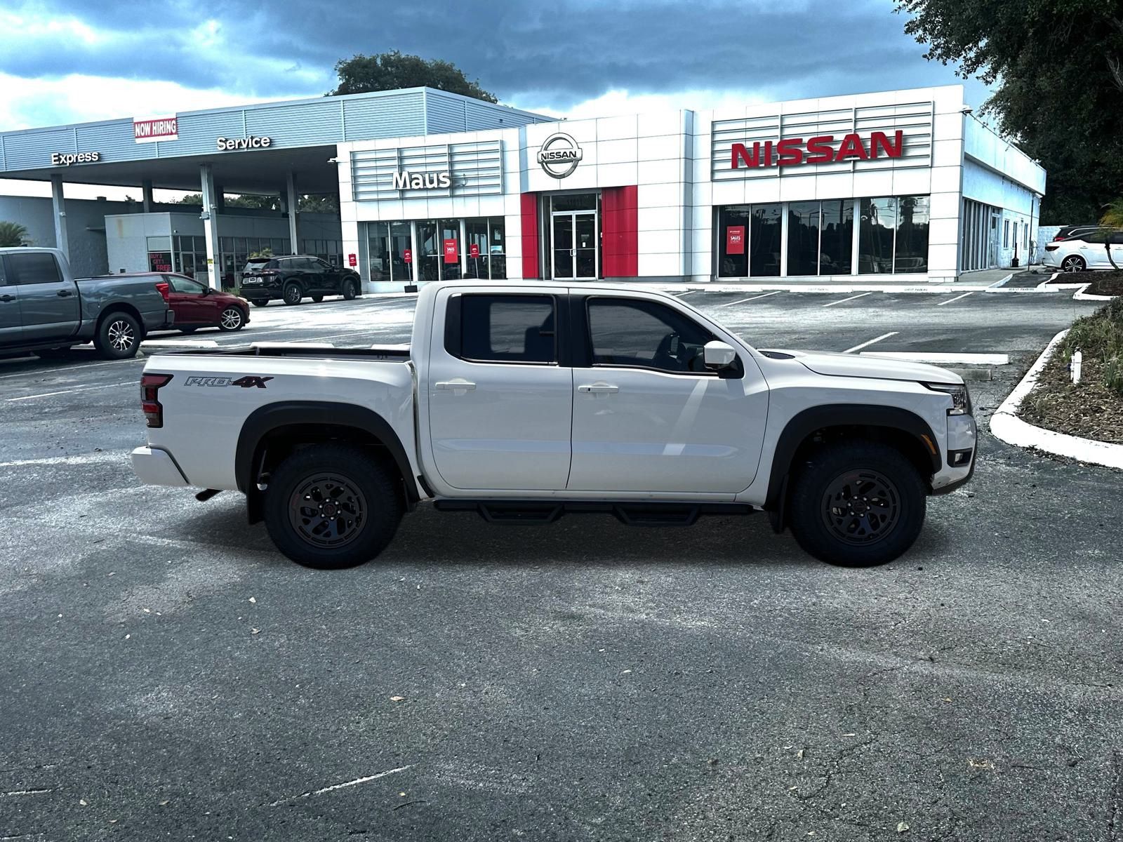 2025 Nissan Frontier PRO-4X photo 2