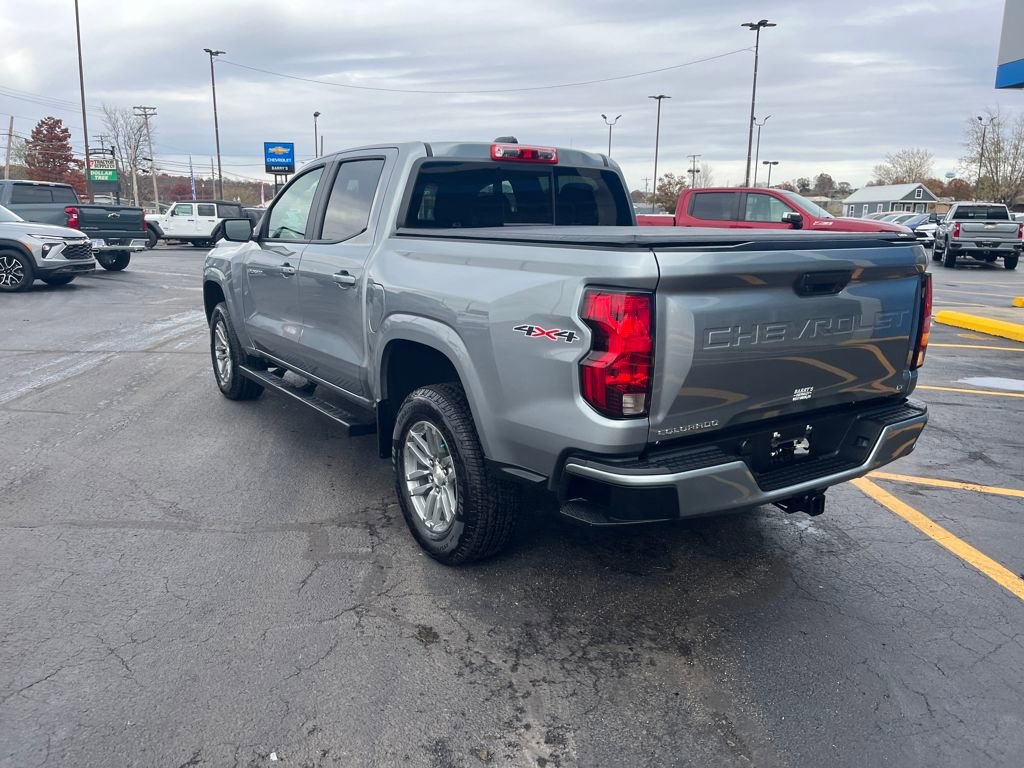 2024 Chevrolet Colorado LT photo 2