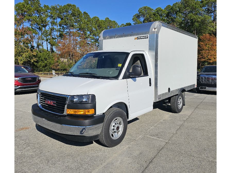 2025 GMC Savana Cutaway Work Van's photo