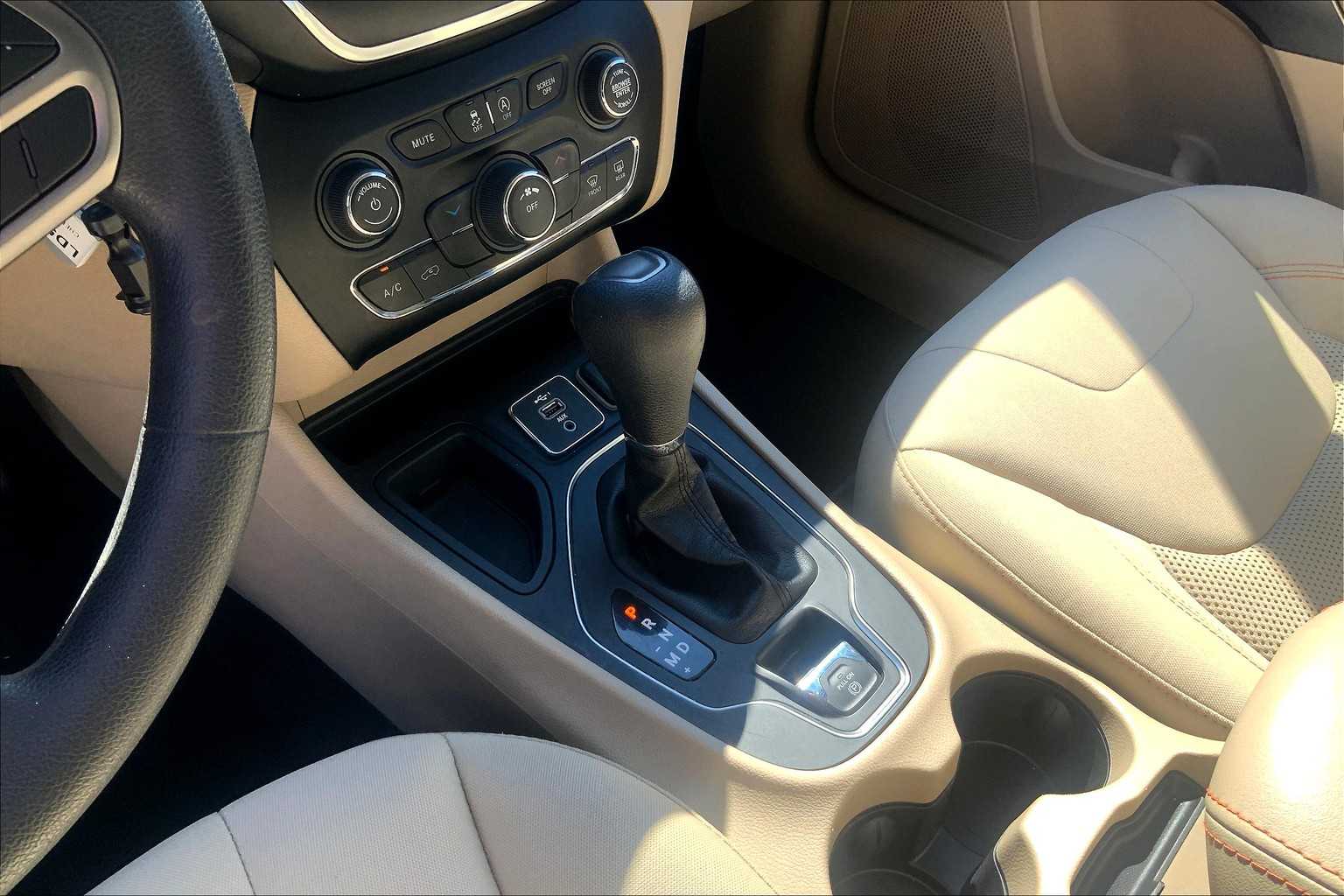 2020 Jeep Cherokee Latitude photo 15