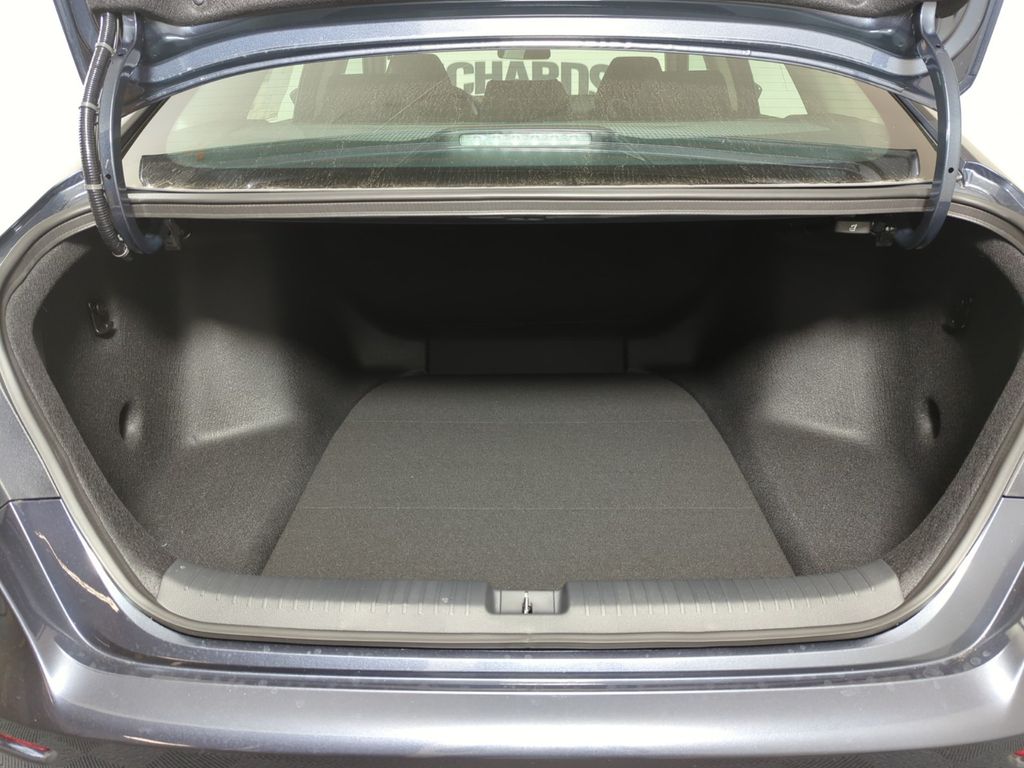 2025 Honda Accord LX 1.5T photo 9