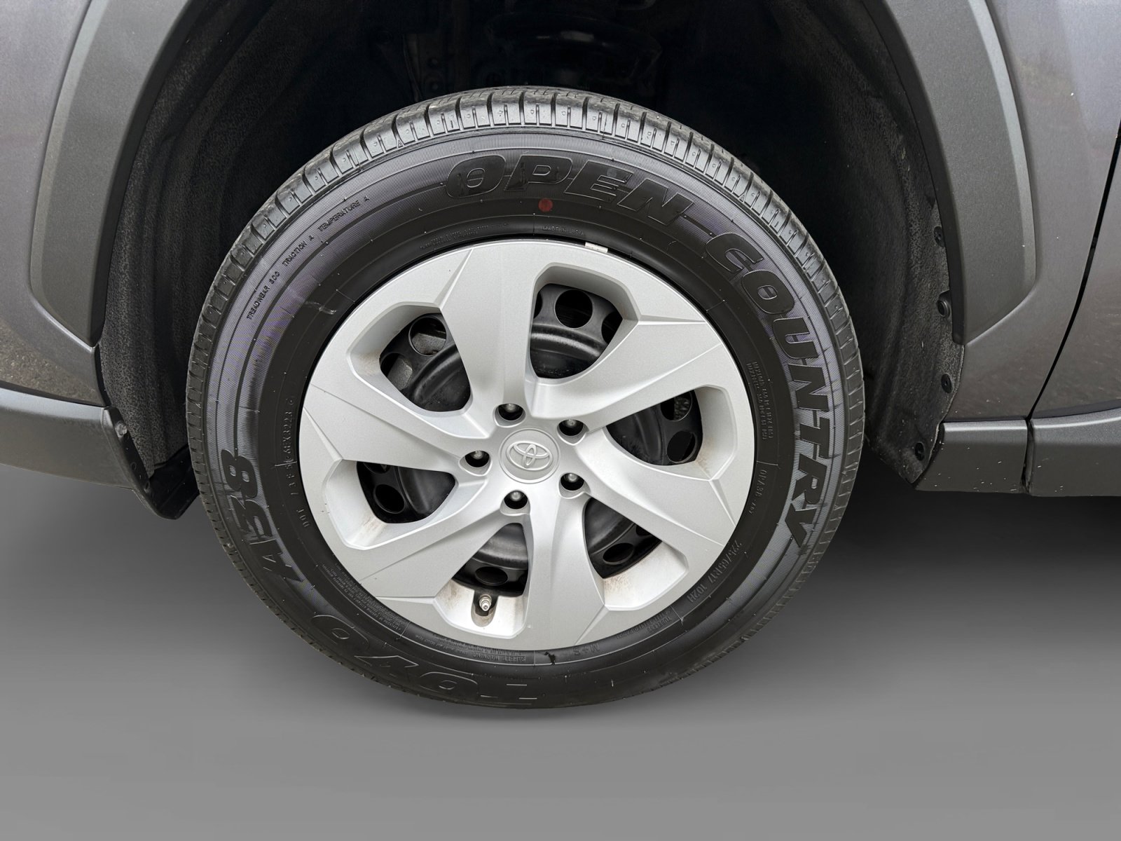 2024 Toyota RAV4 LE photo 8