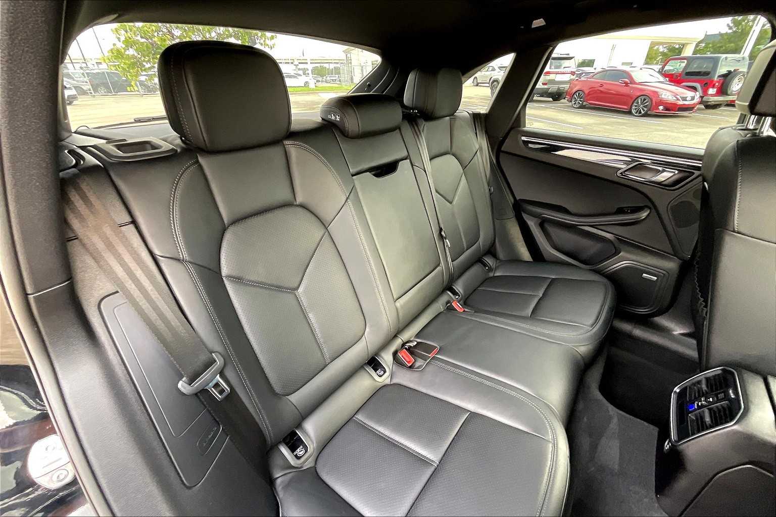 2021 Porsche Macan S photo 17