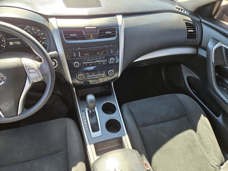 2015 Nissan Altima 2.5 S photo 9