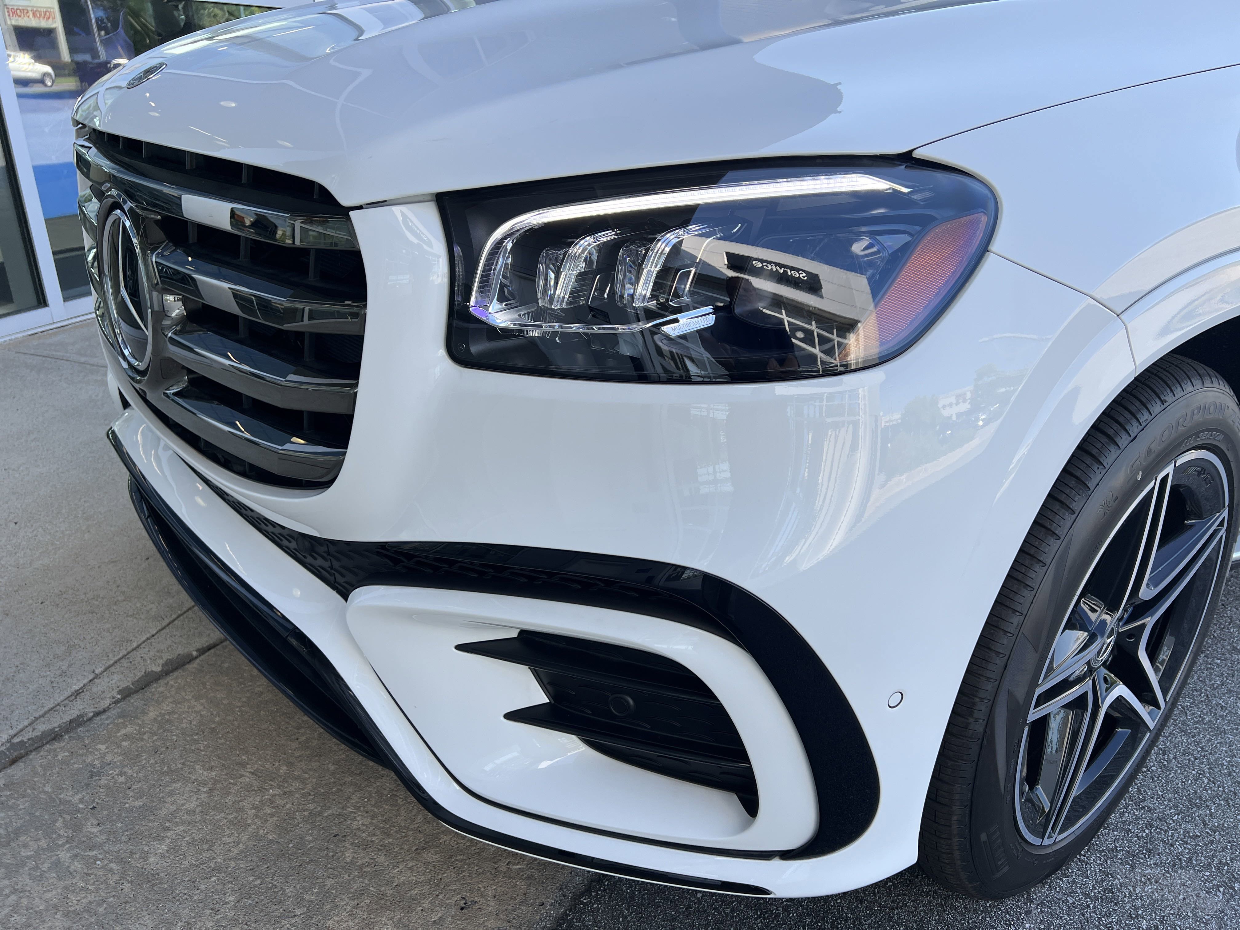 2025 Mercedes Benz GLS 450 4MATIC photo 2