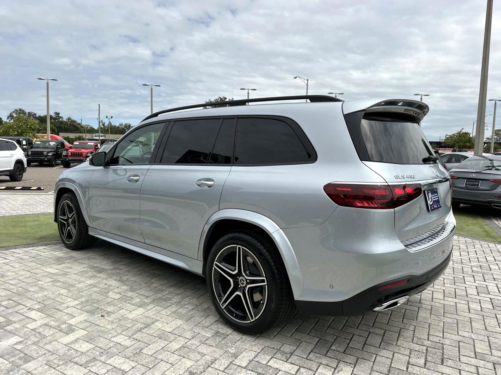 2026 Mercedes Benz GLS 450 4MATIC photo 5