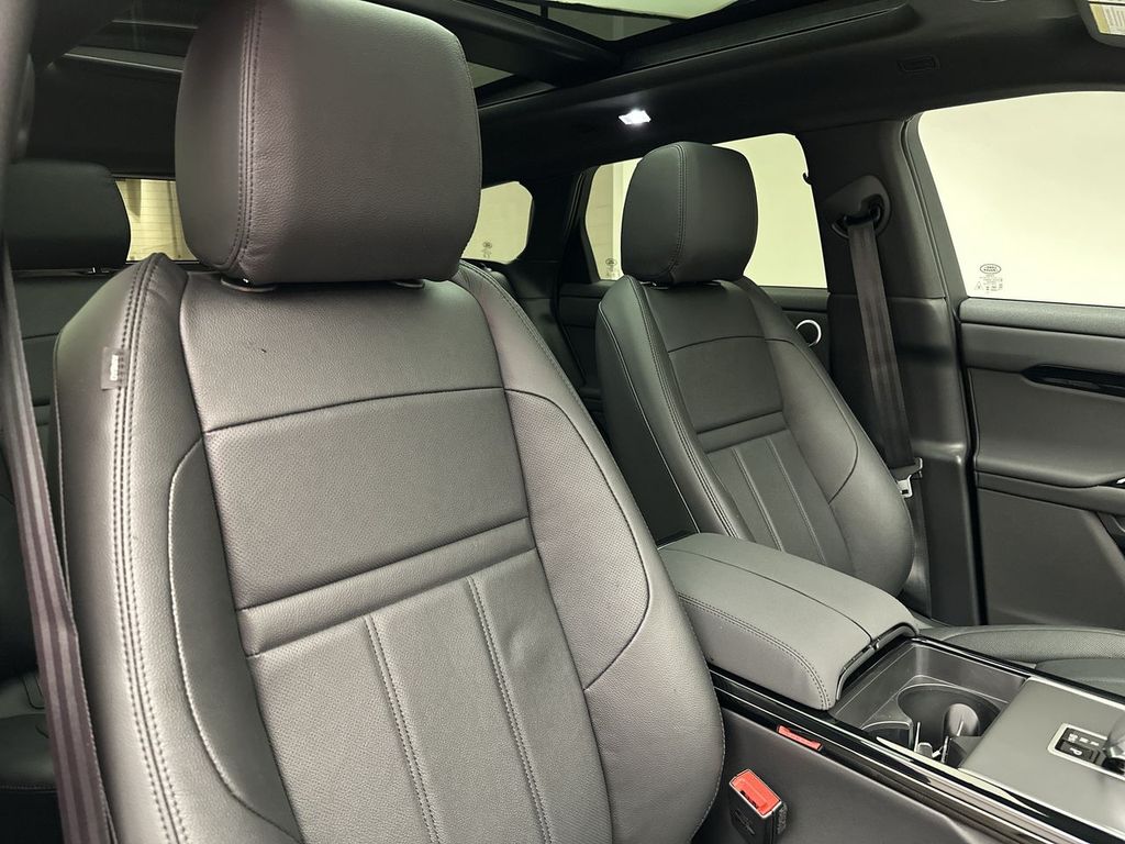 New 2024 Land Rover Range Rover Evoque Dynamic 4D Sport Utility in