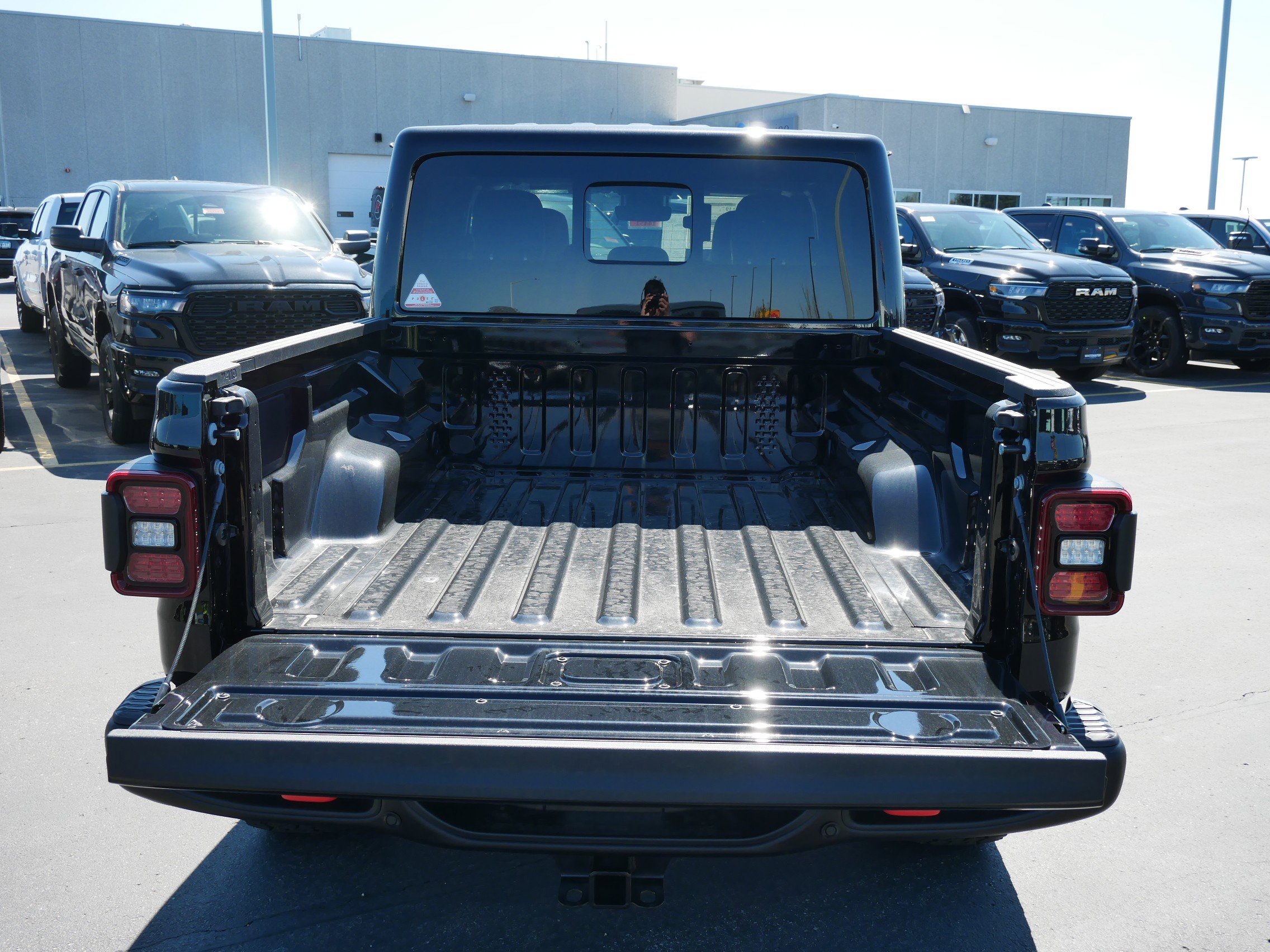 2025 Jeep Gladiator Mojave photo 4