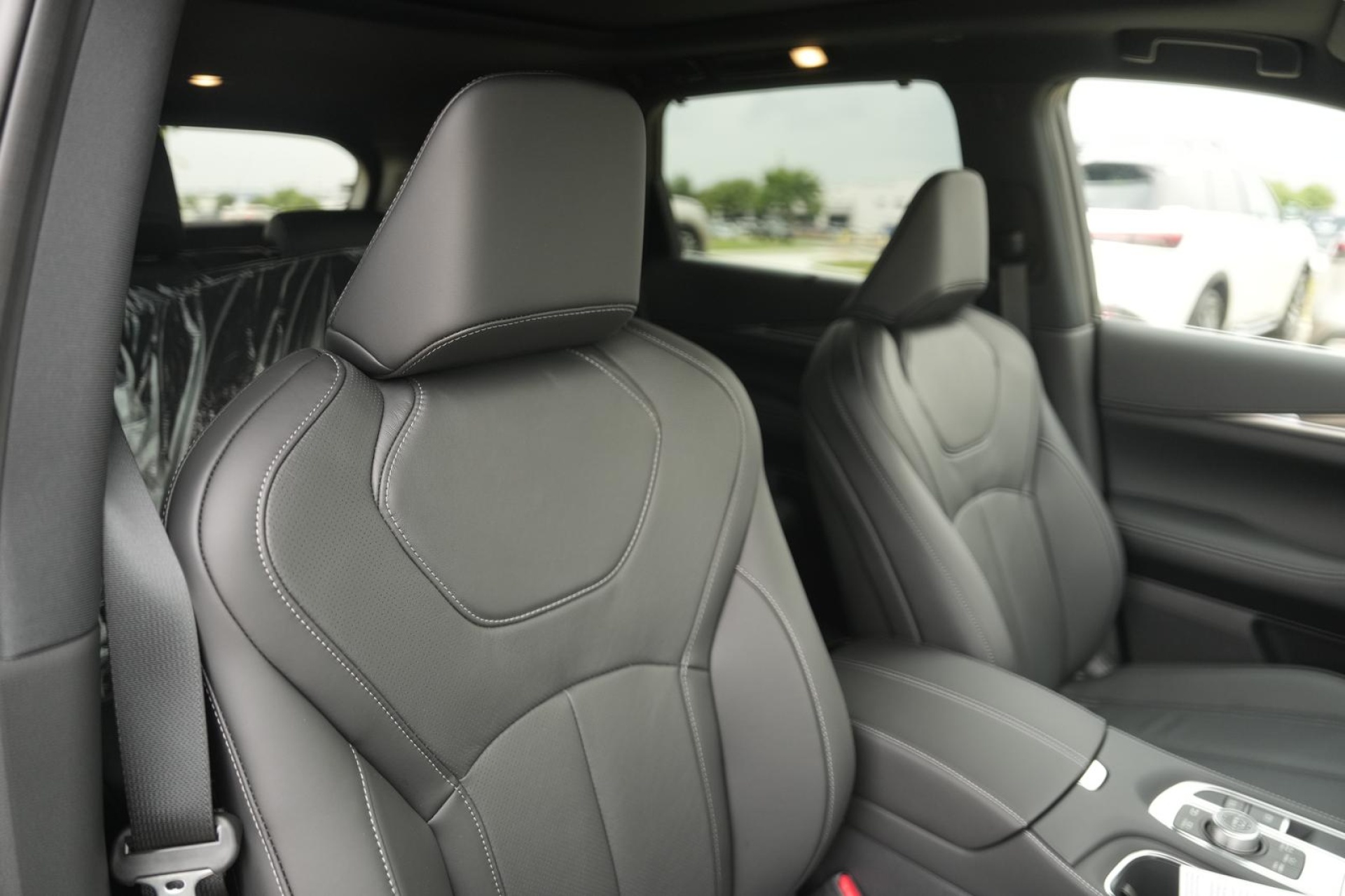 2025 Infiniti QX60 Luxe AWD photo 9