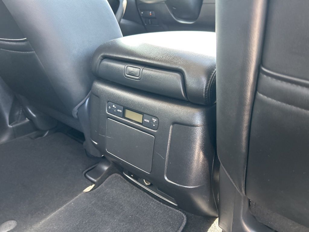 2022 Nissan Armada SL photo 40