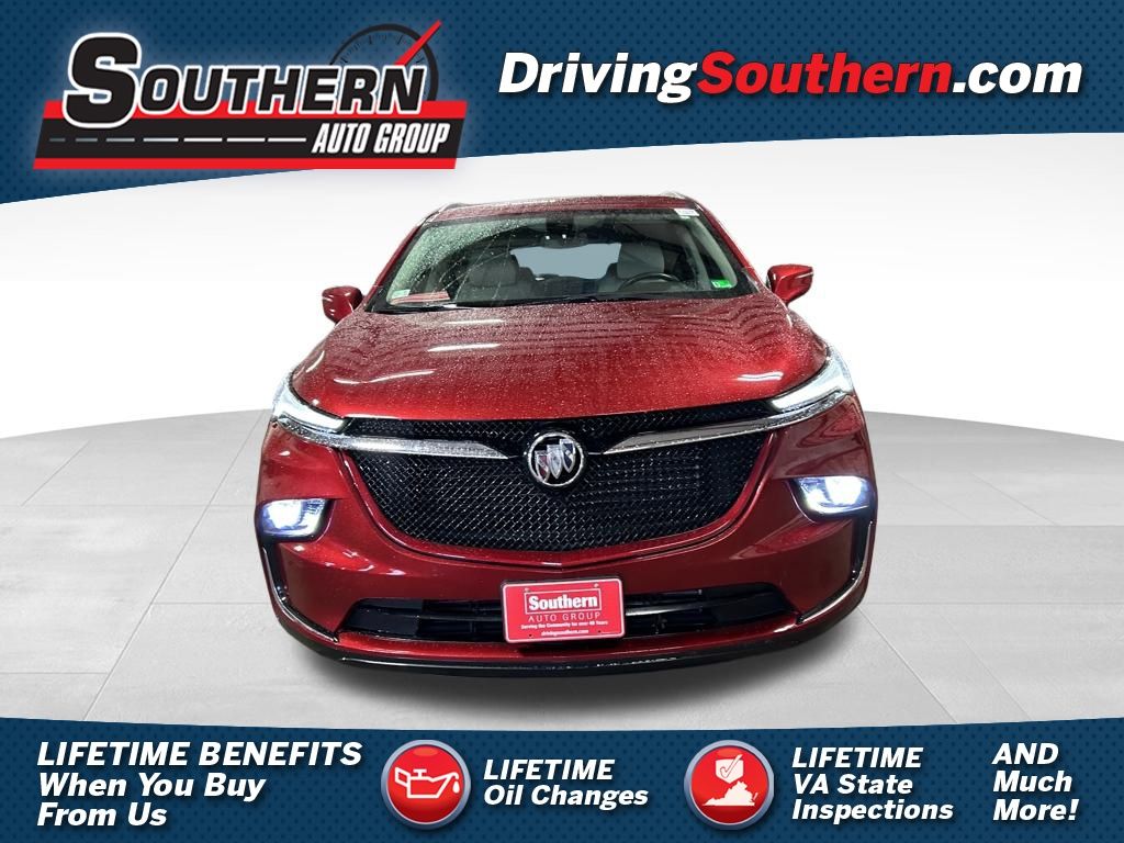2023 Buick Enclave Essence's photo