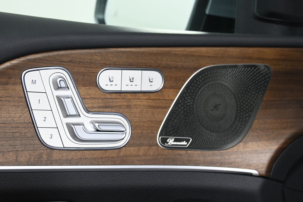 2025 Mercedes Benz GLS 450 4MATIC photo 21