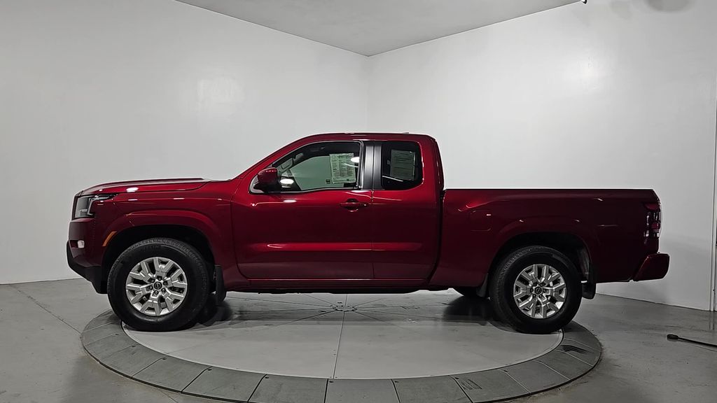 2024 Nissan Frontier SV photo 2