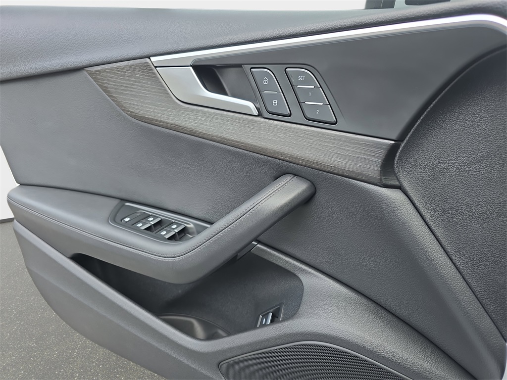 2019 Audi A4 2.0T Premium Plus photo 24