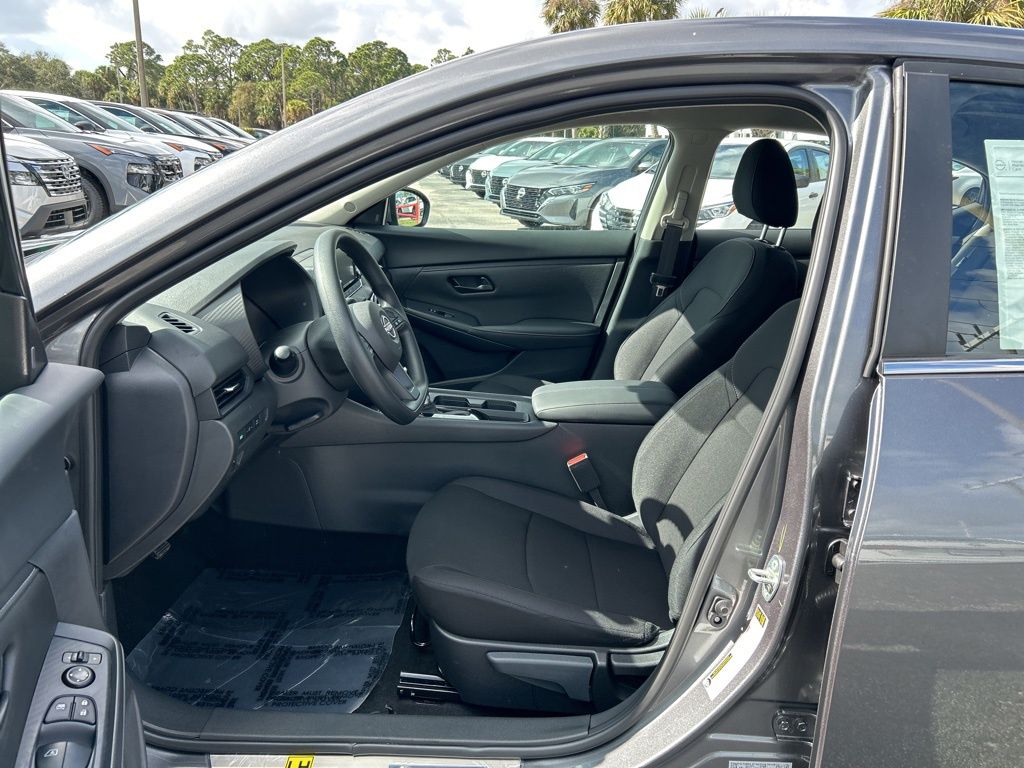 2025 Nissan Sentra S photo 9