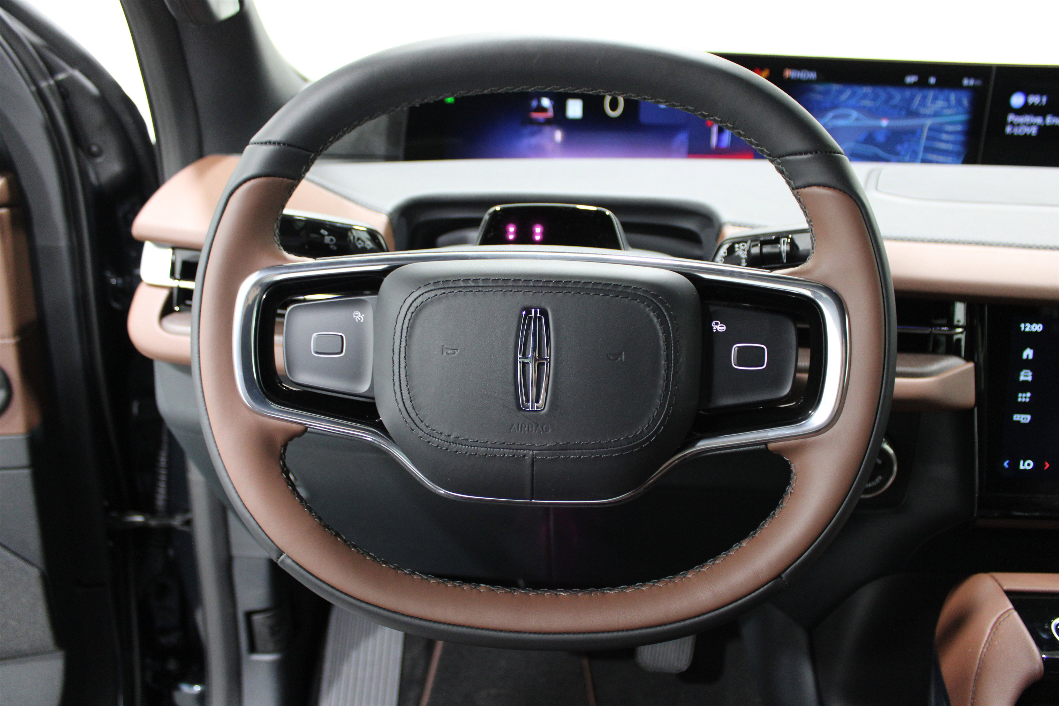 2025 Lincoln Navigator Reserve photo 4