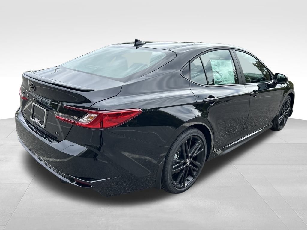 2026 Toyota Camry SE photo 5