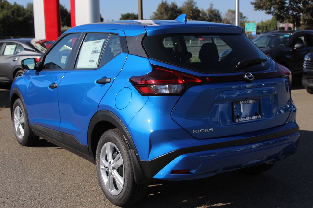 2025 Nissan Kicks Play S photo 8
